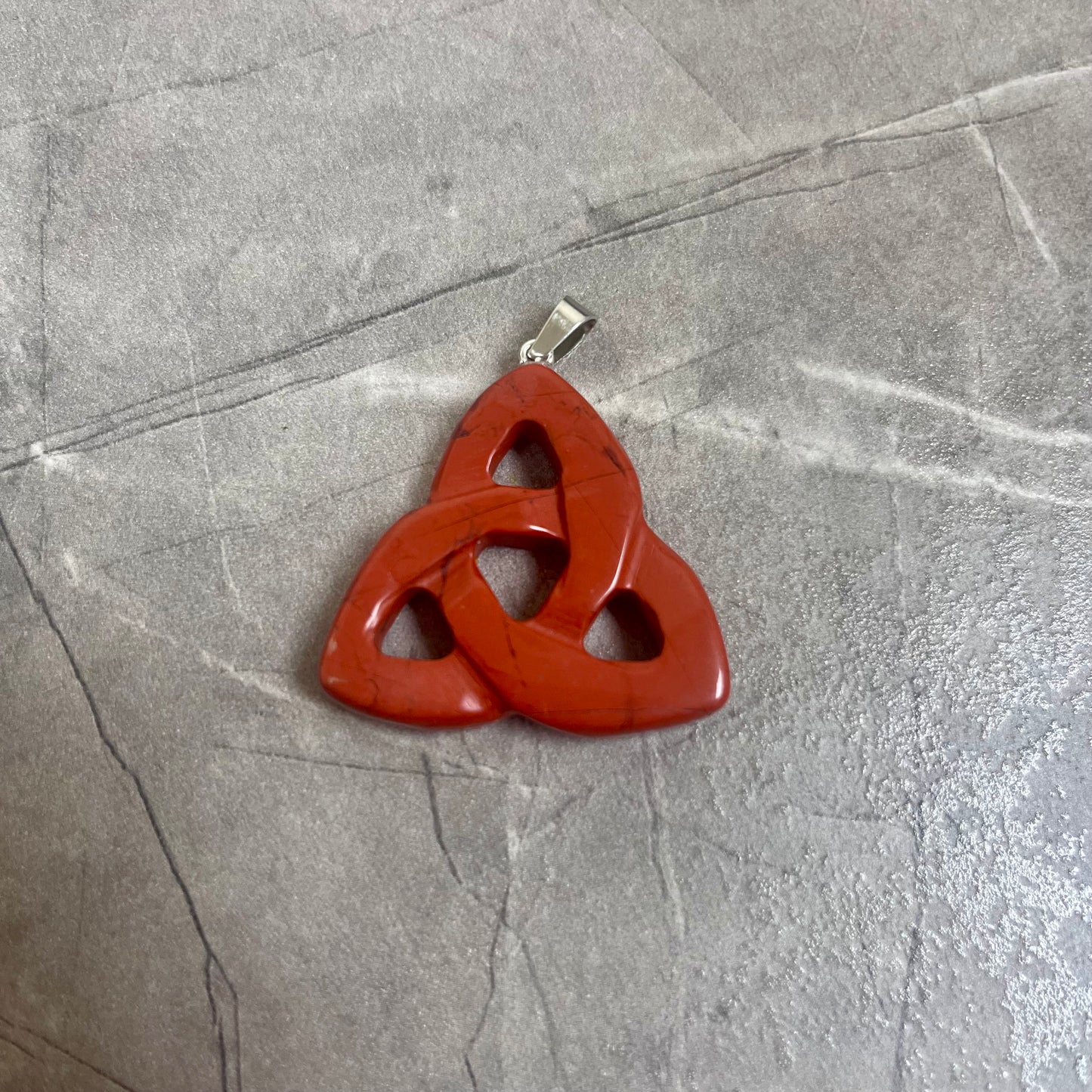 紅碧玉 凱爾特三環結雕刻吊墜