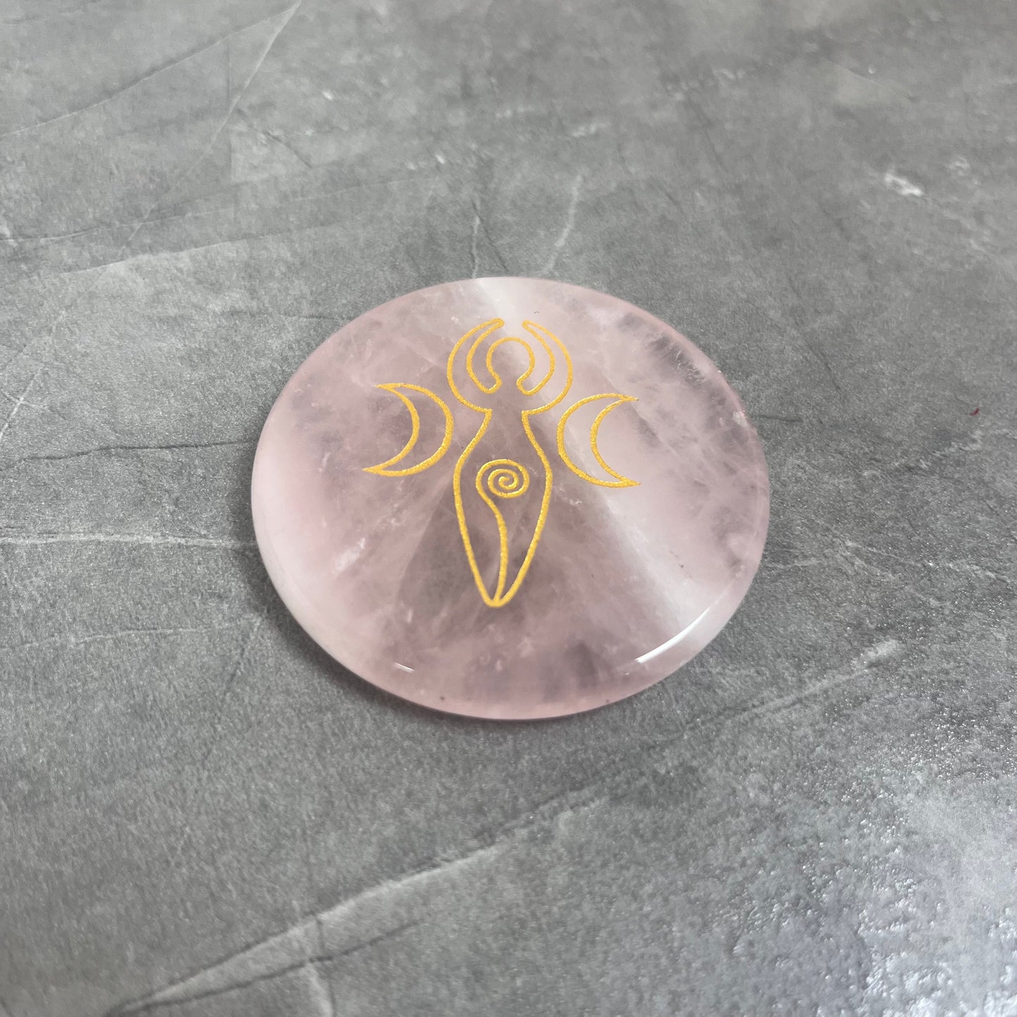 粉晶 三月相女神原形 雕刻件