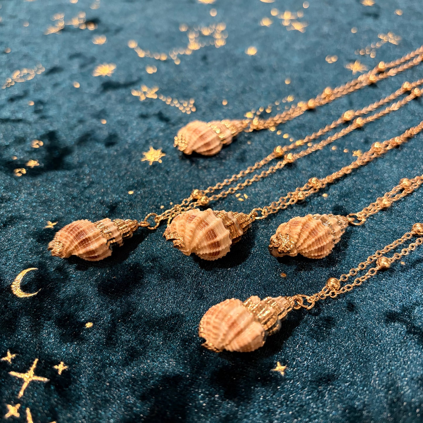 【愛神的誕生】阿芙蘿黛蒂祝福・鍍金天然貝殼魔法吊墜