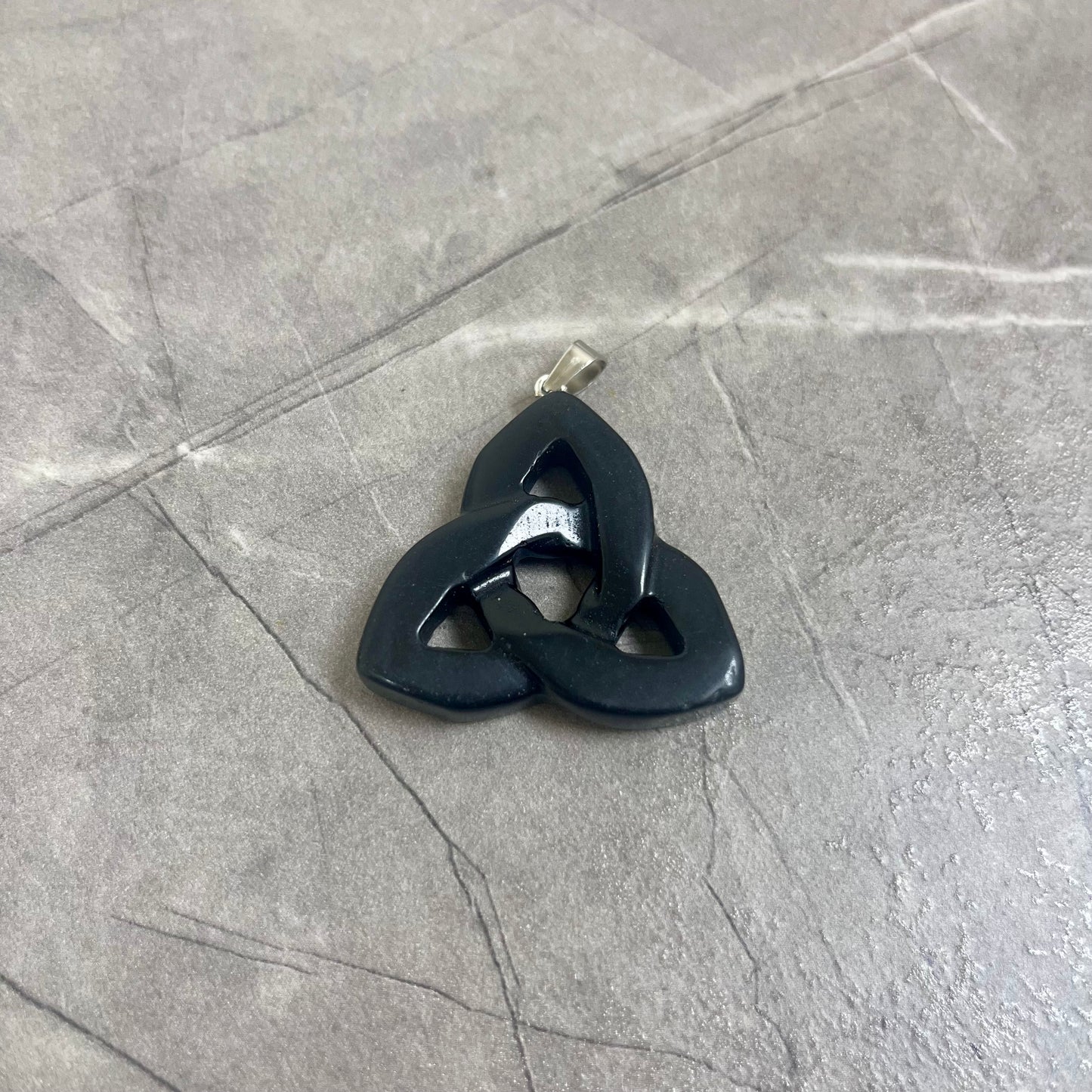 黑曜石 凱爾特三環結雕刻吊墜