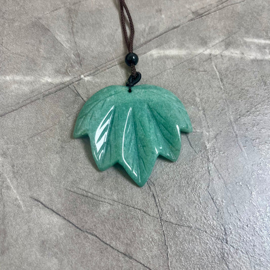 東陵玉 楓樹葉雕刻吊墜