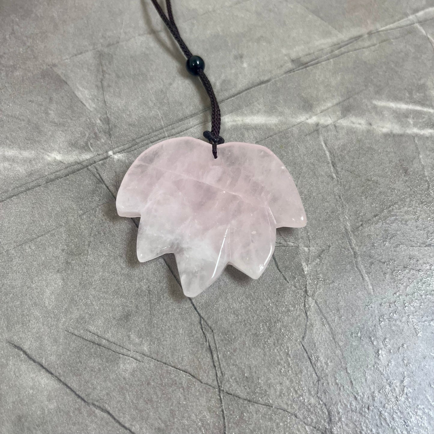 粉晶 楓樹葉雕刻吊墜