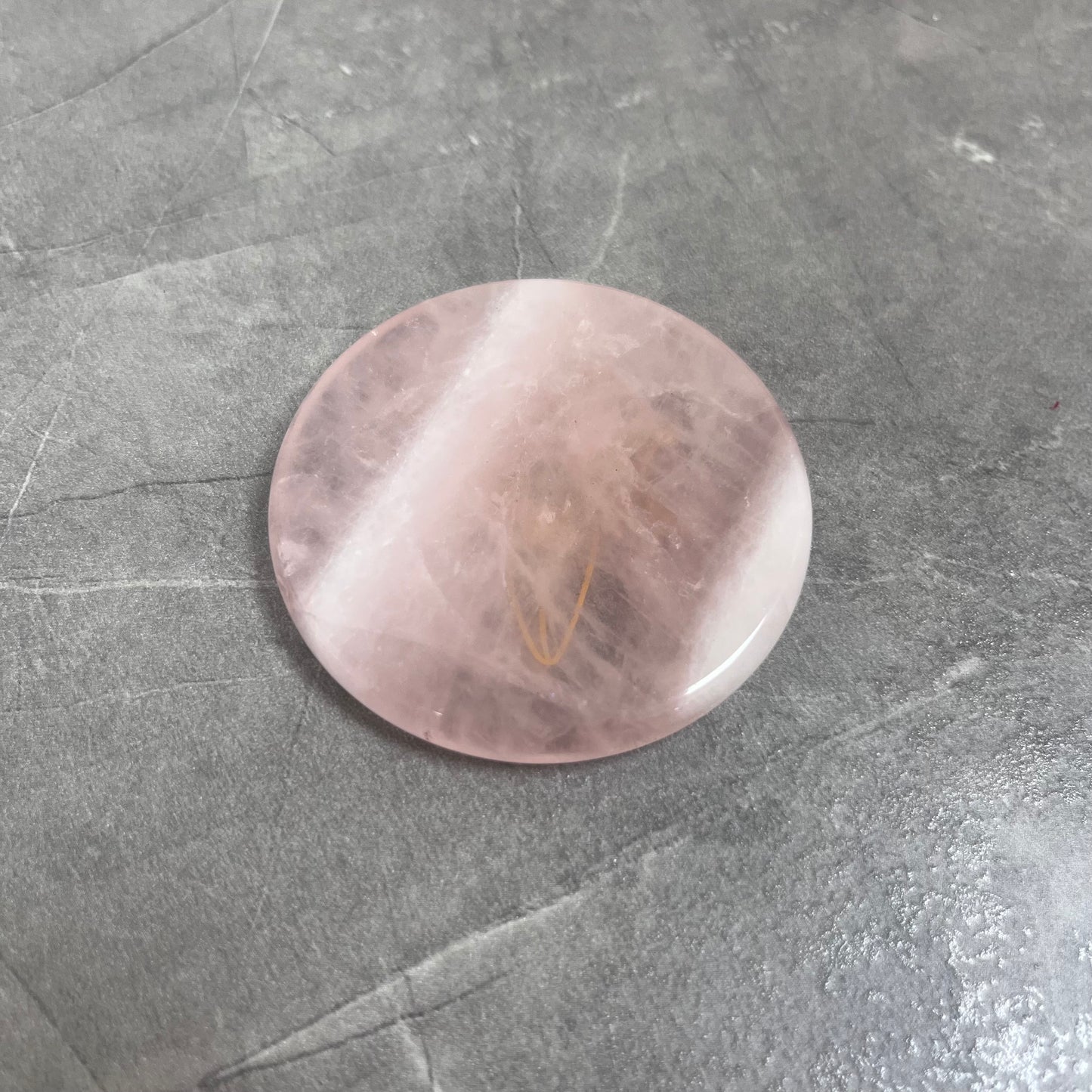 粉晶 三月相女神原形 雕刻件