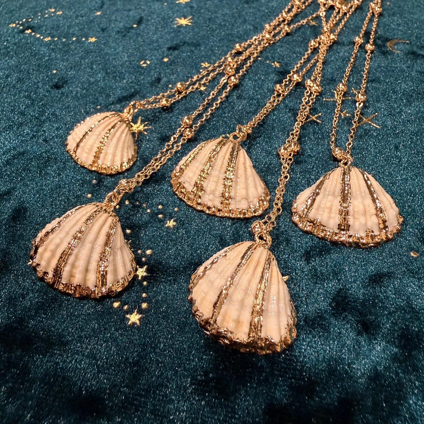 【愛神的誕生】阿芙蘿黛蒂祝福・鍍金天然貝殼魔法吊墜