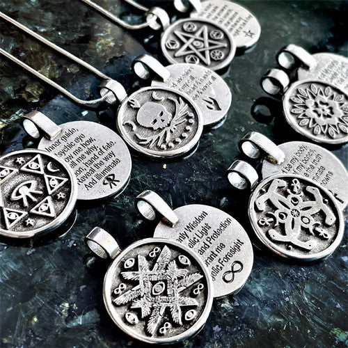 巫師洞見項鍊 (Witches' Insight Necklaces)