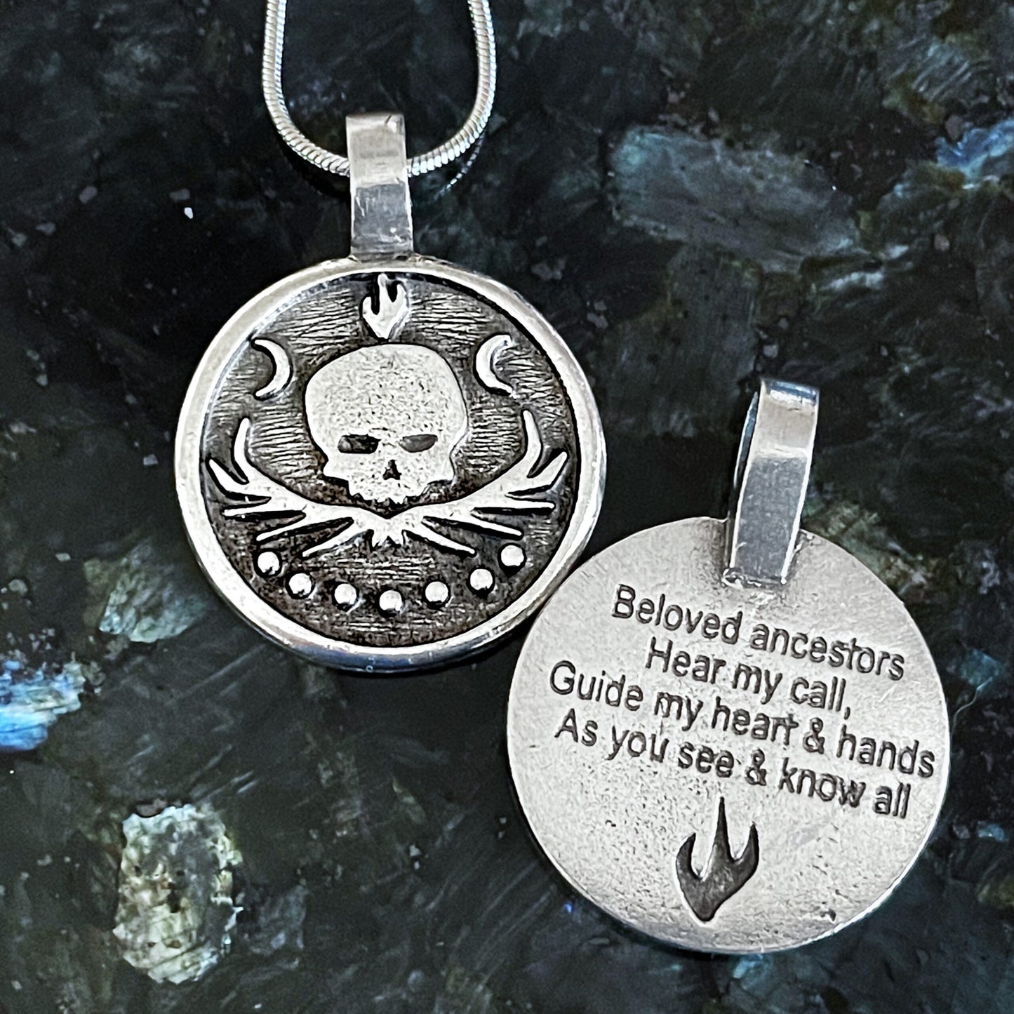 巫師洞見項鍊 (Witches' Insight Necklaces)