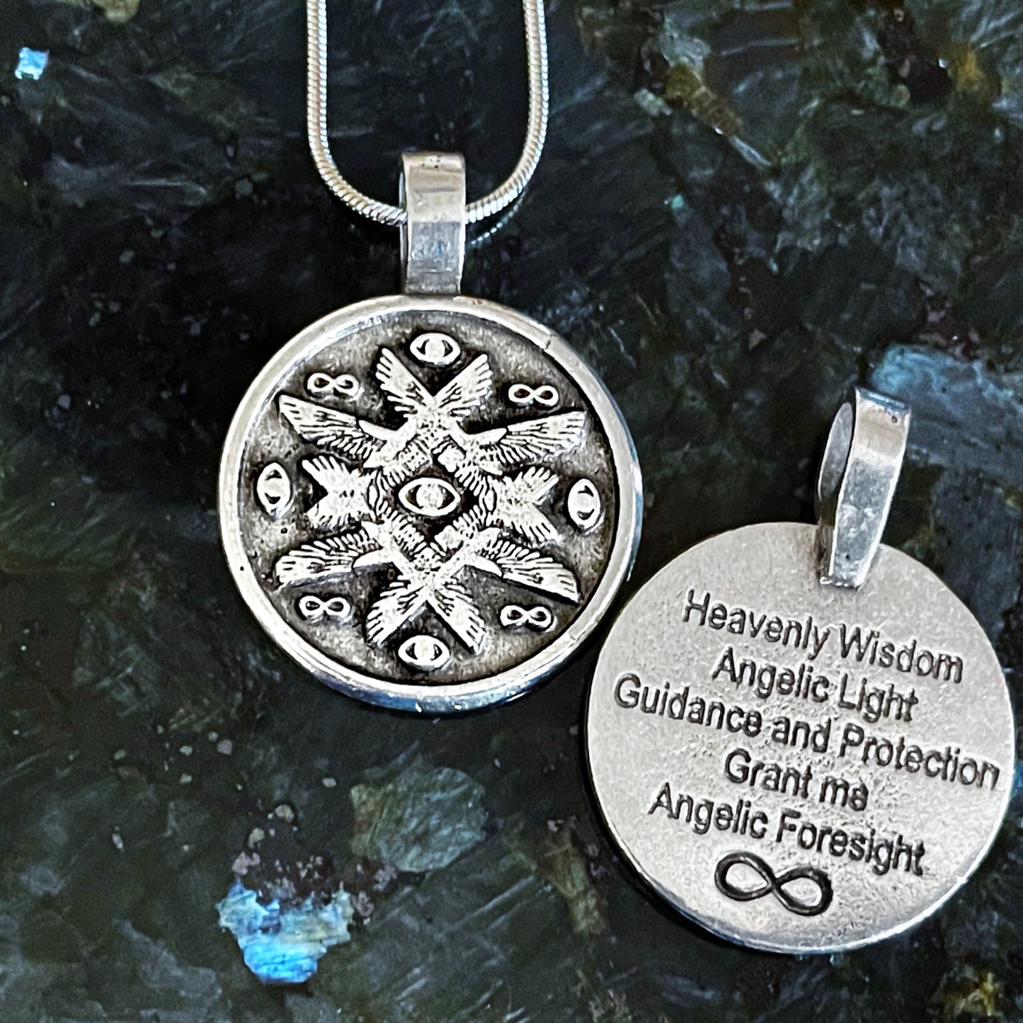 巫師洞見項鍊 (Witches' Insight Necklaces)