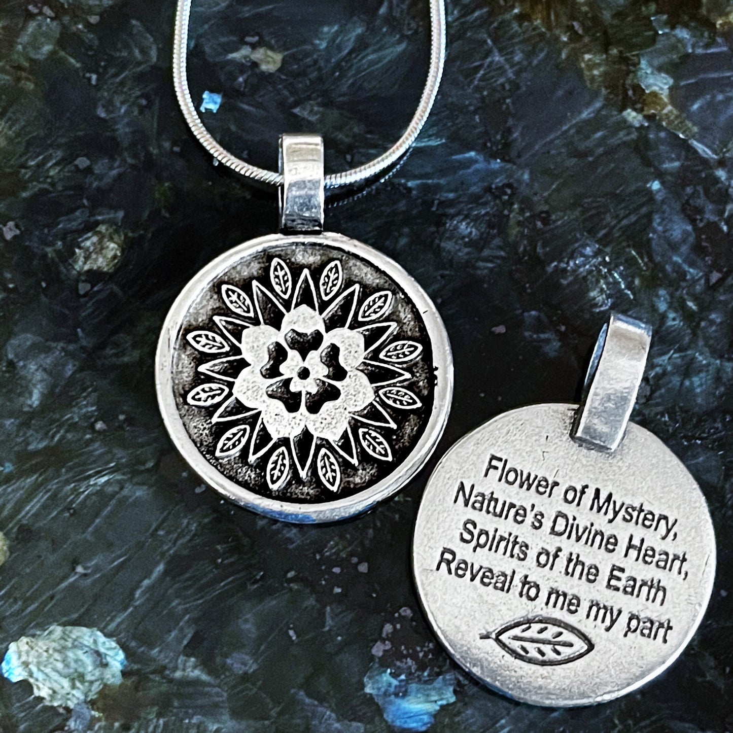 巫師洞見項鍊 (Witches' Insight Necklaces)