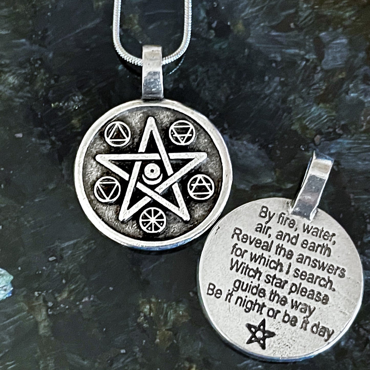 巫師洞見項鍊 (Witches' Insight Necklaces)