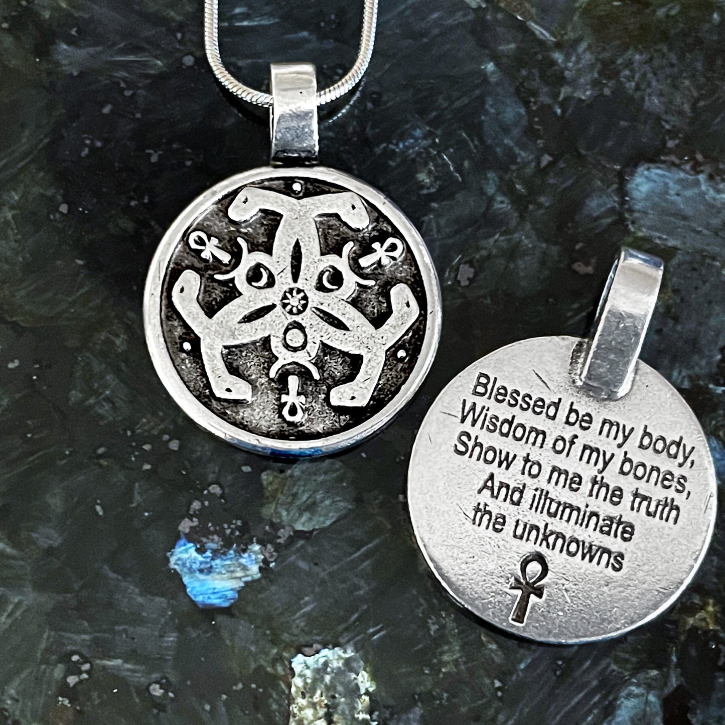 巫師洞見項鍊 (Witches' Insight Necklaces)